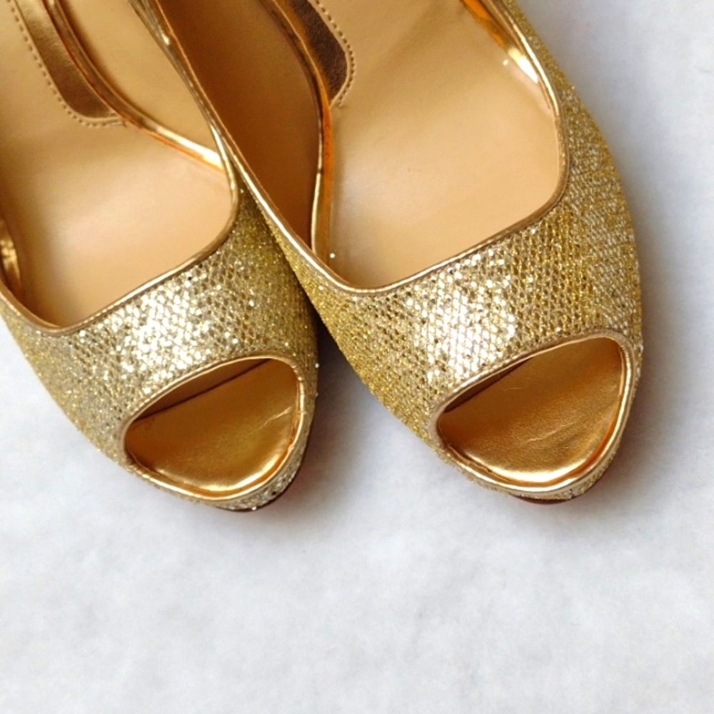 Shoes - Picture 6 of 7